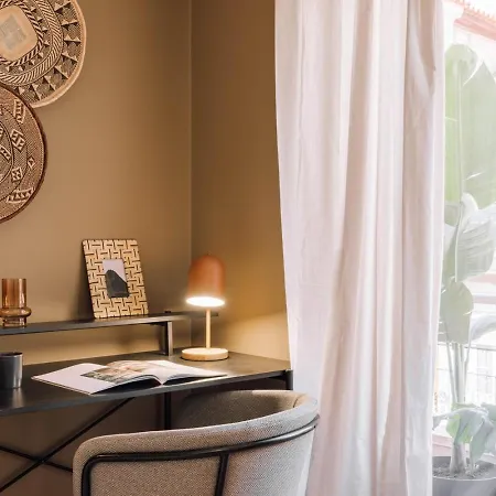 Lägenhet Luama - 2 Bedrooms In Campo De Ourique *